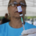 Neste sábado (9), o Tocantins participa do Dia D de Vacinação contra o sarampo. Com mais de 74 mil doses distribuídas, a ação busca proteger contra casos importados, especialmente da Bolívia.