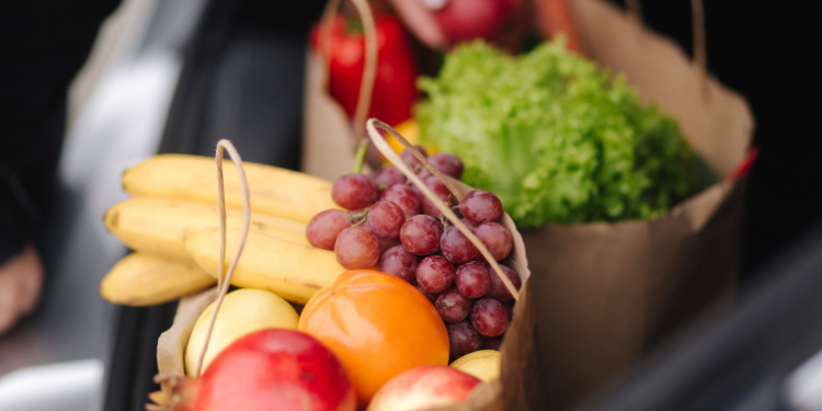 Inflação sobe para 0,26% em julho, puxada pela conta de luz, que subiu 3,04%. Queda nos alimentos amenizou o índice. IPCA acumula 5,23% em 12 meses, acima da meta.