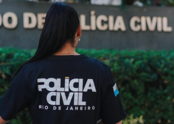 Mulher é presa em Realengo por abandono de incapaz com resultado de morte. Bebê de 8 meses morreu por sufocamento enquanto a mãe estava em um baile. Caso chocou a Zona Oeste do Rio.