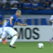 Santos vence o Cruzeiro por 2 a 1 no Mineirão, pela 19ª rodada do Brasileirão, e se afasta da zona de rebaixamento enquanto o time mineiro perde chance de diminuir diferença para o líder.