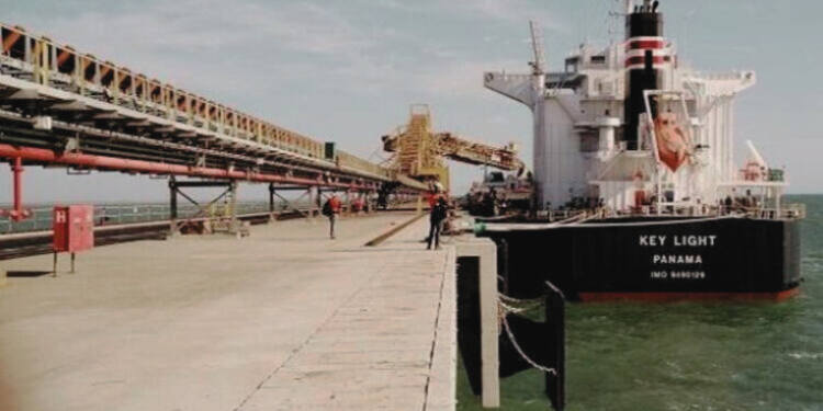 Com dívida estimada em R$ 10 bilhões, Prumo analisa reestruturação para garantir a continuidade do Porto do Açu, em São João da Barra, e retomar investimentos.