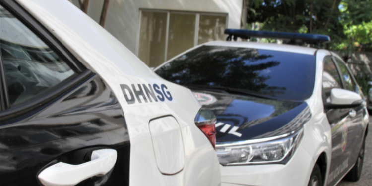 Suspeito de participar do assassinato de Victor Guilherme Lima Vianna é preso em São Gonçalo. Investigação aponta envolvimento de facção criminosa na execução.