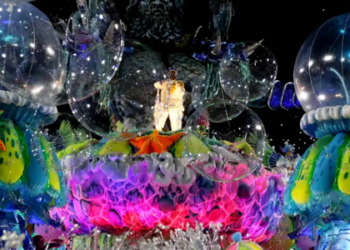 Lei sancionada em 2025 torna os intérpretes de sambas-enredo Patrimônio Imaterial do Estado do Rio de Janeiro, reconhecendo a contribuição cultural desses artistas para o carnaval.