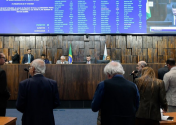 O presidente da Alerj, Rodrigo Bacellar, anunciou que no dia 10 de setembro será assinado acordo que garante a convocação de concursados da segurança pública de 2014. Cerca de 800 aprovados aguardam há anos pela chamada.