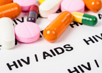 Comissão da Câmara promove audiência para discutir ampliação do acesso a medicamentos inovadores contra o HIV, focando em tratamentos de ação prolongada e populações vulneráveis.
