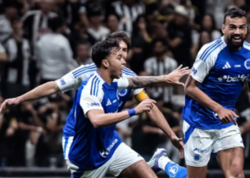 Cruzeiro conquista vitória no clássico contra o Atlético-MG por 2 a 0 e se aproxima da semifinal da Copa do Brasil. Fabrício Bruno e Kaio Jorge marcaram os gols.