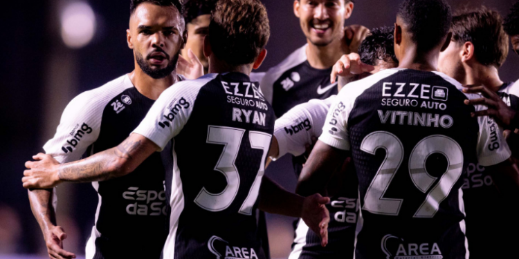 O Corinthians venceu o Vasco por 3 a 2 em São Januário, encerrando sequência negativa de seis jogos sem vitória no Brasileirão. Maycon, Gui Negão e Gustavo Henrique marcaram os gols do triunfo.