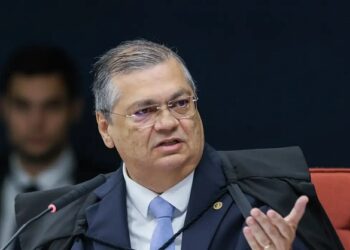 Dino determina que PF investigue destino de R$ 695 milhões em 'Emendas Pix'