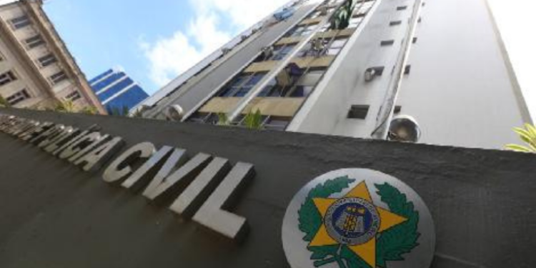 Influenciadores são alvos da Operação Desfortuna por promoverem jogos ilegais online. Polícia aponta lavagem de dinheiro e movimentações de mais de R$ 4 bilhões.