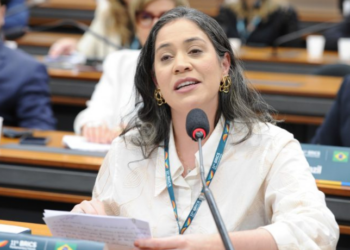  Observatório Nacional da Mulher na Política lança curso gratuito sobre violência política de gênero e raça no ambiente digital. Aulas começam em agosto e vagas são limitadas.