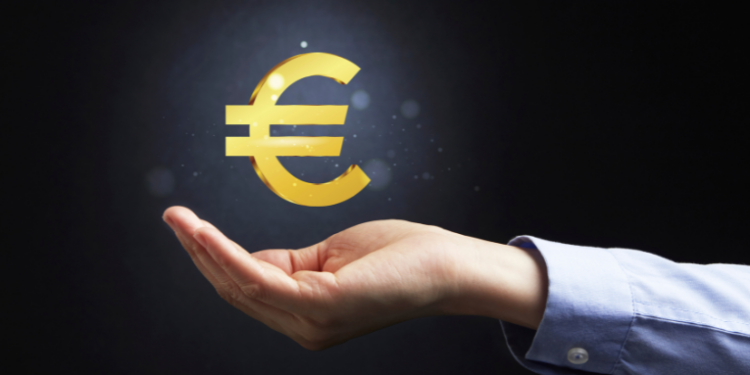 Bolsas da Europa recuam nesta segunda-feira, 18, com cautela diante das negociações sobre a Ucrânia. Setor de energias renováveis dispara com diretrizes favoráveis do governo dos EUA.