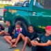 Ibama e Polícia Civil do Rio de Janeiro prendem oito pessoas na Feira de Duque de Caxias por crimes contra a fauna e maus-tratos a animais silvestres, apreendendo caranguejos, saguis, jacarés e filhote de jiboia.