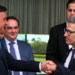 Romeu Zema, governador de Minas Gerais, afirma que família Bolsonaro enfrenta momento difícil e defende fortalecimento da direita após críticas de Carlos Bolsonaro sobre pré-candidatura à presidência.