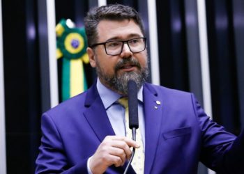 Parlamentar Marcos Pollon disse nas redes sociais ser autista e que não compreendeu os acontecimentos do motim que travou a Câmara. Ele e outros deputados enfrentam processo no Conselho de Ética.