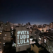 Projeções em prédios e eventos culturais marcaram mobilização nacional contra o PL do Licenciamento Ambiental. Texto aguarda decisão de Lula.