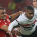São Paulo vence o Internacional no Beira-Rio por 2 a 1, com gols em jogadas de escanteio, e alcança a quinta vitória consecutiva no Brasileirão. Inter segue em má fase.