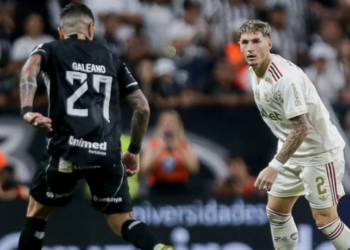 Flamengo empata com o Ceará por 1 a 1 no Castelão. Com gol de Arrascaeta e empate de Pedro Raul, Rubro-Negro mantém liderança do Brasileirão 2025.