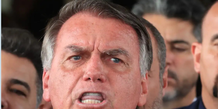 Jair Bolsonaro realizou exames no DF Star em Brasília, constatando inflamações residuais no esôfago, estômago e pulmões. É o primeiro atendimento desde que iniciou prisão domiciliar determinada pelo STF.