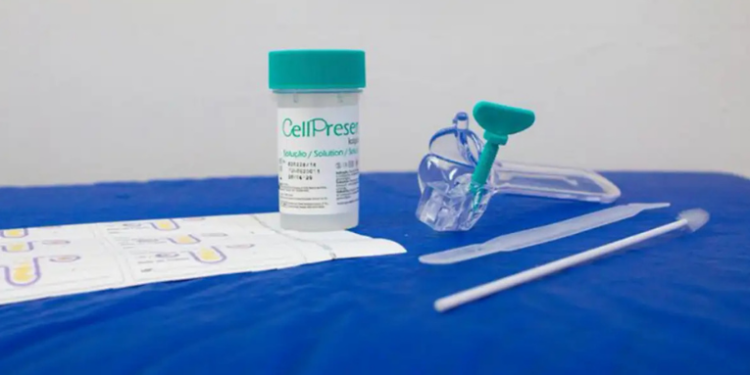 Ministério da Saúde inclui teste de DNA-HPV no SUS, permitindo rastreamento mais eficaz do câncer de colo do útero com maior intervalo entre exames.