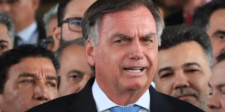 O STF definiu as datas do julgamento do núcleo crucial da trama golpista de 2022: Jair Bolsonaro e sete aliados responderão por organização criminosa, golpe de Estado e outros crimes. Sessões serão em setembro.