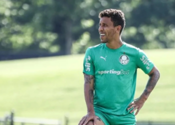 Marcos Rocha deixa o Palmeiras para assinar com o Grêmio até dezembro de 2026. Lateral-direito encerra ciclo vitorioso com 12 títulos conquistados pelo Verdão