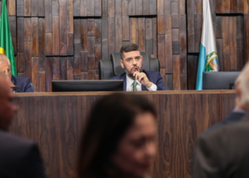 Aprovados no concurso da Polícia Militar de 2014 podem ser convocados em breve, segundo Rodrigo Bacellar. Governo enviará pacote com projetos sobre economia e segurança à Alerj.
