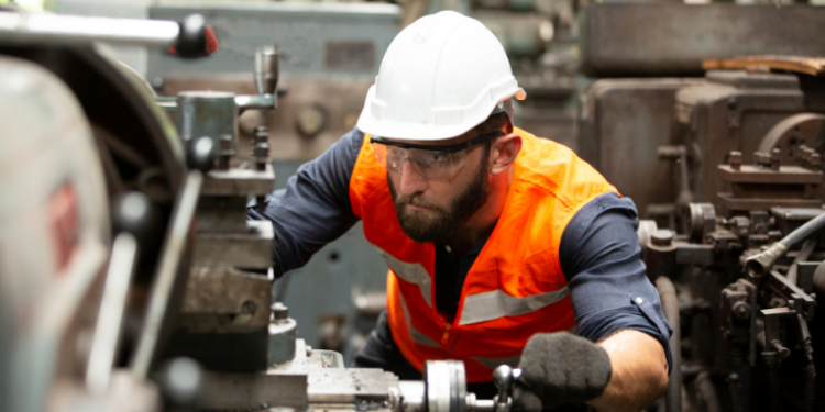 A produção industrial da Alemanha caiu 1,9% em junho ante maio, segundo o Destatis. Queda foi maior que a esperada e mostra desaceleração na indústria alemã.