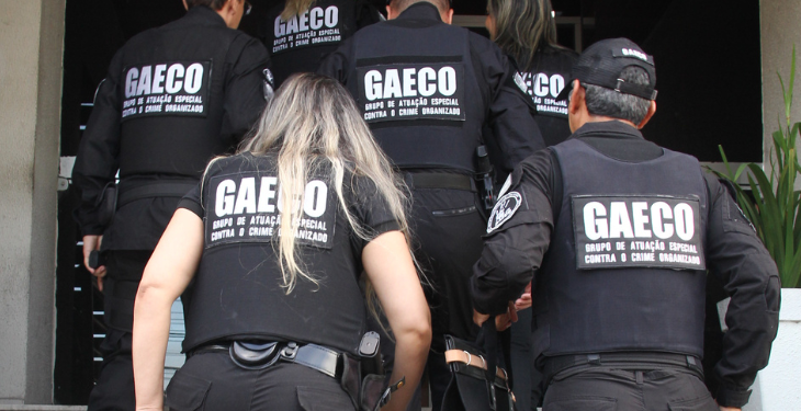 A Operação Laços de Família, conduzida pelo GAECO com apoio da Polícia Civil e PM, desmantelou núcleos criminosos ligados ao PCC em Mirandópolis, apreendendo drogas, celulares e valores em dinheiro.