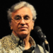 Caetano Veloso em apresentação no Festival Natura Musical em Belo Horizonte, em 4 de agosto de 2013; foto por Lunna Campos .