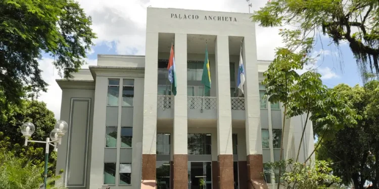 O MPRJ obteve decisão judicial que suspende concurso para cargos de fiscal em Magé, após constatar irregularidades na banca organizadora e riscos à legalidade do certame.