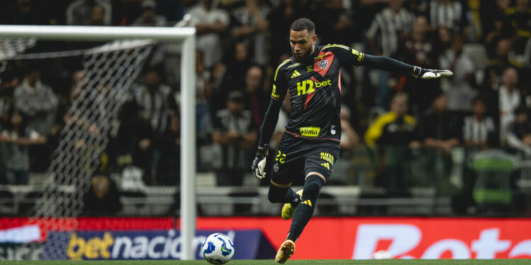 Atlético-MG vence o Mirassol por 1 a 0 e encerra sequência negativa no Brasileirão. Zagueiro Vitor Hugo marcou e goleiro Everson foi decisivo em Belo Horizonte.