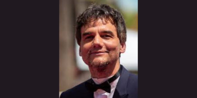 Em entrevista, Wagner Moura afirma que pressão sobre artistas para se posicionarem politicamente é injusta e defende que cada um escolha quando e como se manifestar.