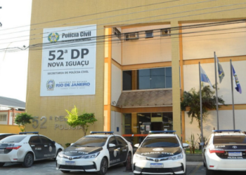 Polícia Civil prende três integrantes de quadrilha de milicianos em Nova Iguaçu. Grupo extorquia comerciantes, fazia ameaças e chegou a agredir dono de loja.