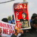Protestos violentos no Nepal liderados pela Geração Z derrubam o governo após bloqueio de redes sociais. Parlamentares evacuados, prédios incendiados e renúncia do primeiro-ministro marcam a maior crise no país em décadas.