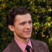 Tom Holland atualiza fãs após sofrer concussão leve nas filmagens de Homem-Aranha: Um Novo Dia. Acidente ocorreu nos estúdios em Watford, na Inglaterra. Filmagens foram suspensas por uma semana.