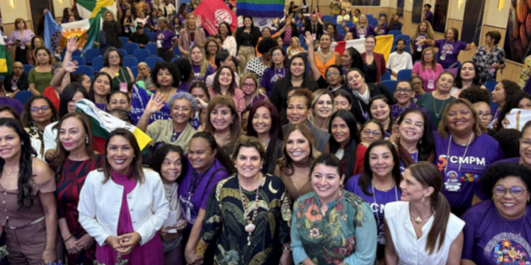 A 5ª Conferência Nacional de Políticas para as Mulheres começa em Brasília, debatendo violência, igualdade, saúde e participação política após quase dez anos de hiato.