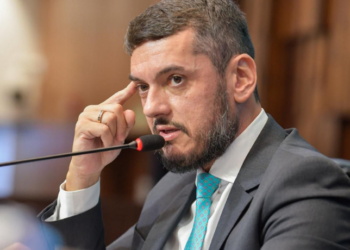 Presidente da Alerj, Rodrigo Bacellar pede licença pela segunda vez e Assembleia segue sob comando interino