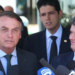 Alexandre de Moraes autoriza visitas de Tarcísio de Freitas e deputado relator da anistia a Jair Bolsonaro. Encontros estão previstos para 22 e 29 de setembro, durante prisão domiciliar.
