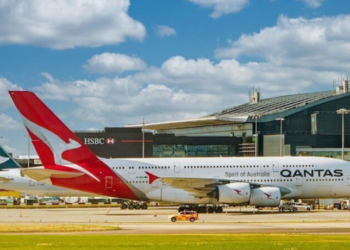 Um ataque cibernético a fornecedor de serviços de check-in e embarque causou caos em aeroportos de Londres, Berlim e Bruxelas, resultando em atrasos e cancelamentos de voos.