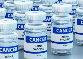 Cientistas russos devem começar em até 45 dias o tratamento de pacientes com uma vacina de mRNA contra câncer. O imunizante será personalizado de acordo com o DNA e terá como alvo inicial o melanoma.