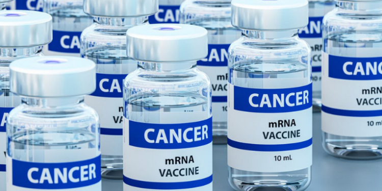 Cientistas russos devem começar em até 45 dias o tratamento de pacientes com uma vacina de mRNA contra câncer. O imunizante será personalizado de acordo com o DNA e terá como alvo inicial o melanoma.