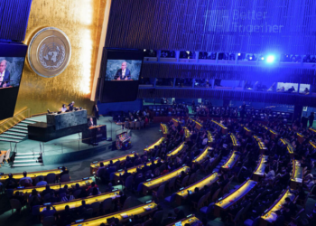 Declaração conjunta de Ucrânia e União Europeia contra a Rússia recebeu apoio de apenas 36 países na Assembleia Geral da ONU, revelando divisões entre os membros.