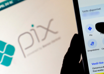 Banco Central anuncia que, em setembro, divulgará diretrizes para padronizar o PIX parcelado. Medida amplia acesso ao crédito, reduz custos para lojistas e estimula concorrência entre bancos.