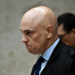 A Câmara de Belo Horizonte aprovou moção que declara Alexandre de Moraes persona non grata na cidade. Decisão cita sanções dos EUA e gesto considerado ofensivo. Vereadores do PT tentaram barrar o texto.
