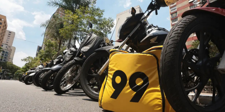 Motociclistas do 99Moto no Rio terão acesso inédito a relatórios com telemetria que avaliam seu comportamento no trânsito. Ação visa segurança e redução de acidentes.