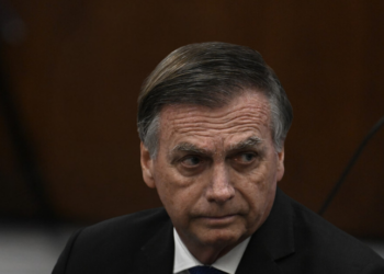 Exames confirmam que Jair Bolsonaro tem carcinoma de células escamosas, um tipo comum de câncer de pele. Lesões são superficiais e sem sinais de disseminação.