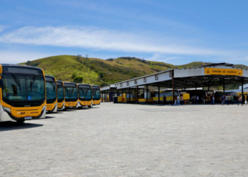Rio inaugura nova garagem do BRT em Paciência. Com capacidade para 307 ônibus, estrutura atenderá o corredor Transoeste e melhora operação do sistema.