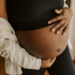 Fiocruz Bahia inicia estudo com medicamento contra HIV para prevenir transmissão do HTLV-1 de mãe para filho. Pesquisa pode gerar novo protocolo mundial e ajudar o Brasil a cumprir metas da OPAS até 2030.