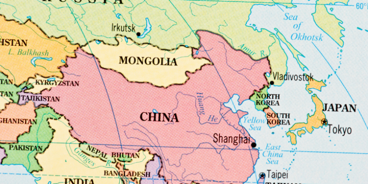 Empréstimos na China somaram 590 bilhões de yuans em agosto, acima de julho, mas abaixo da previsão de 800 bilhões; base monetária (M2) cresce 8,8% e sinaliza recuperação econômica gradual