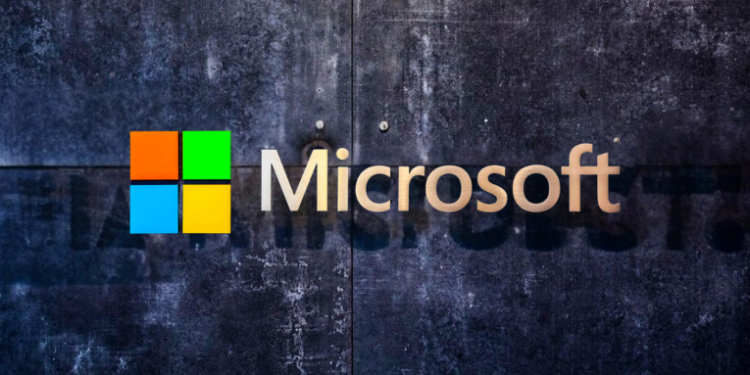Salesforce, Microsoft e CrowdStrike realizam demissões em massa, justificadas por ganhos de eficiência da inteligência artificial. Especialistas alertam para desigualdades sociais.